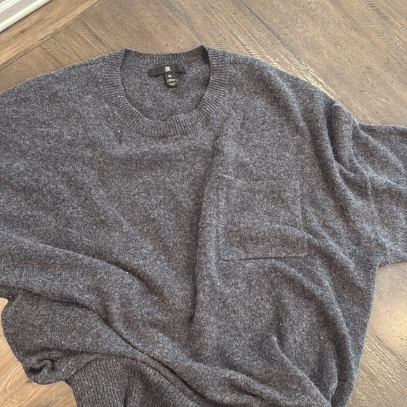 Banana Republic Cashmere Medium Men’s Charcoal Gray Sweater - Picture 9 of 9